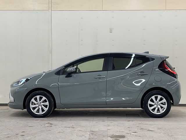 トヨタ アクア Z 道央・札幌 2022(令4)年 2.8万km アーバンカーキ /4WD//純正ナビ/（Bluetooth/ラジオ）//寒冷地仕様//衝突被害軽減システム//ETC//クルーズコントロール//社外ドライブレコーダー（前方、後方）//純正エンジンスターター//ステアリングスイッチ//社外AW冬タイヤ積込み//オートライト//オートハイビーム//フォグライト//オートエアコン//AC100V//電動格納ミラー