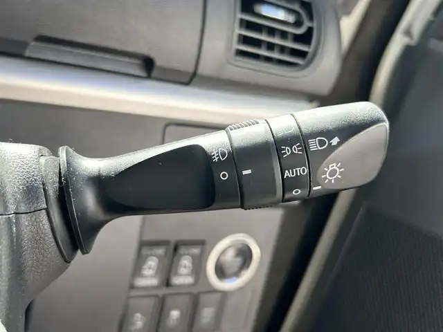 ダイハツ タント カスタム RS トップED SA Ⅲ 京都府 2016(平28)年 9.4万km パールホワイトⅢ (株)IDOMが運営する【じしゃロン伏見店】の自社ローン専用車両になりますこちらは現金またはオートローンご利用時の価格です。自社ローンご希望の方は別途その旨お申付け下さい/プッシュスタート/社外ナビ/バックカメラ/ETC/ハーフレザーシート/ターボ付き/アイドリングストップ/横滑り防止装置/衝突軽減ブレーキ/両側パワースライドドア/純正フロアマット/純正アルミホイール/LEDヘッドライト/電動格納ミラー/ドアバイザー