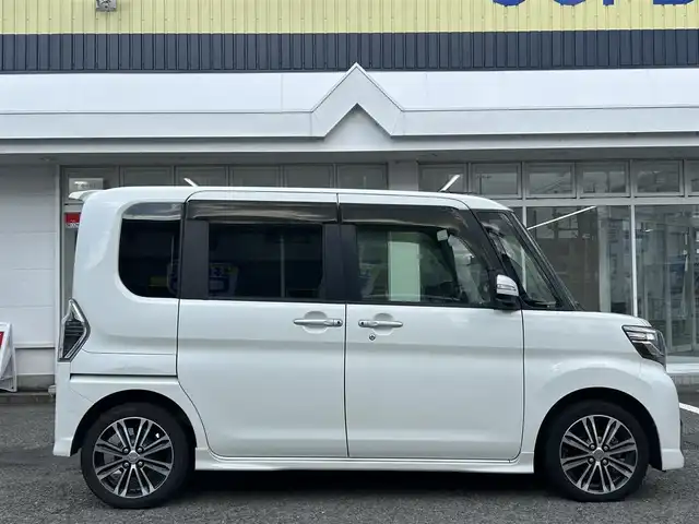 ダイハツ タント カスタム RS トップED SA Ⅲ 京都府 2016(平28)年 9.4万km パールホワイトⅢ (株)IDOMが運営する【じしゃロン伏見店】の自社ローン専用車両になりますこちらは現金またはオートローンご利用時の価格です。自社ローンご希望の方は別途その旨お申付け下さい/プッシュスタート/社外ナビ/バックカメラ/ETC/ハーフレザーシート/ターボ付き/アイドリングストップ/横滑り防止装置/衝突軽減ブレーキ/両側パワースライドドア/純正フロアマット/純正アルミホイール/LEDヘッドライト/電動格納ミラー/ドアバイザー