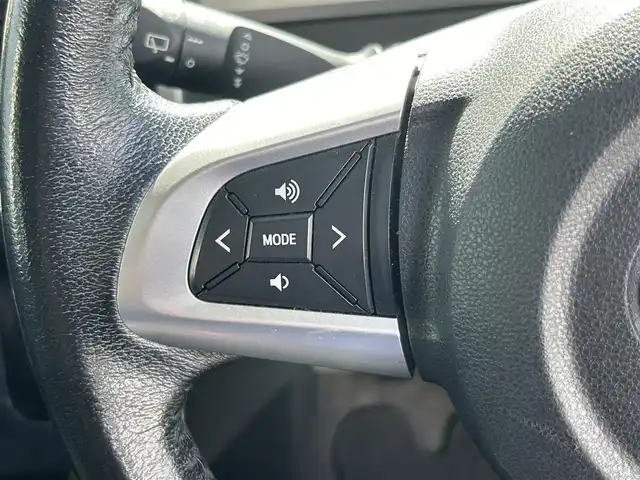 ダイハツ タント カスタム RS トップED SA Ⅲ 京都府 2016(平28)年 9.4万km パールホワイトⅢ (株)IDOMが運営する【じしゃロン伏見店】の自社ローン専用車両になりますこちらは現金またはオートローンご利用時の価格です。自社ローンご希望の方は別途その旨お申付け下さい/プッシュスタート/社外ナビ/バックカメラ/ETC/ハーフレザーシート/ターボ付き/アイドリングストップ/横滑り防止装置/衝突軽減ブレーキ/両側パワースライドドア/純正フロアマット/純正アルミホイール/LEDヘッドライト/電動格納ミラー/ドアバイザー