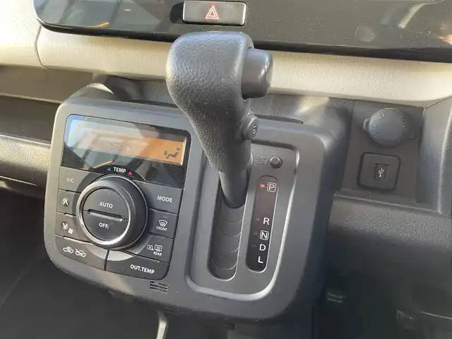 スズキ ＭＲワゴン X 鳥取県 2011(平23)年 6万km ブルーイッシュブラックパール3 4WD/純正ディスプレイモニター/CD/USB/バックカメラ/運転席シートヒーター/ウィンカーミラー/電動格納ミラー/ベンチシート/プッシュエンジンスタート/フロアマット/ドアバイザー/保証書・取扱説明書/スペアキー/サマータイヤ積込み(4部山)