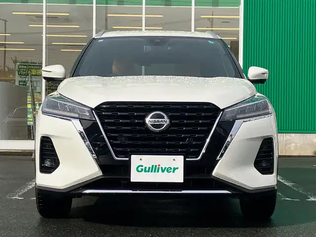 日産 キックス X ツートーンインテリアED 静岡県 2020(令2)年 2.8万km ブリリアントホワイトパール 純正9インチナビ(CD/DVD/BT/フルセグ)/プロパイロット/全方位カメラ/純正ドライブレコーダー/純正ETC2.0/D席N席シートヒーター/ステアリングヒーター/デジタルインナーミラー/クルーズコントロール（追従あり）/USB入力端子/純正フロアマット/純正17インチアルミホイール/コーナーセンサー前後/レーンキープアシスト/オートライト/LEDヘッドライト/オートエアコン/エンジンスタートボタン/パワーステアリング/パワーウィンドウ/アイドリングストップ/スマートキー/スペアキー1本/ABS/横滑り防止装置/W+サイドエアバック/衝突軽減システム