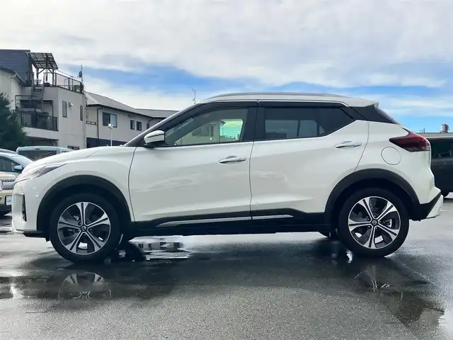 日産 キックス X ツートーンインテリアED 静岡県 2020(令2)年 2.8万km ブリリアントホワイトパール 純正9インチナビ(CD/DVD/BT/フルセグ)/プロパイロット/全方位カメラ/純正ドライブレコーダー/純正ETC2.0/D席N席シートヒーター/ステアリングヒーター/デジタルインナーミラー/クルーズコントロール（追従あり）/USB入力端子/純正フロアマット/純正17インチアルミホイール/コーナーセンサー前後/レーンキープアシスト/オートライト/LEDヘッドライト/オートエアコン/エンジンスタートボタン/パワーステアリング/パワーウィンドウ/アイドリングストップ/スマートキー/スペアキー1本/ABS/横滑り防止装置/W+サイドエアバック/衝突軽減システム