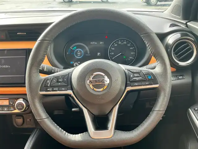 日産 キックス X ツートーンインテリアED 静岡県 2020(令2)年 2.8万km ブリリアントホワイトパール 純正9インチナビ(CD/DVD/BT/フルセグ)/プロパイロット/全方位カメラ/純正ドライブレコーダー/純正ETC2.0/D席N席シートヒーター/ステアリングヒーター/デジタルインナーミラー/クルーズコントロール（追従あり）/USB入力端子/純正フロアマット/純正17インチアルミホイール/コーナーセンサー前後/レーンキープアシスト/オートライト/LEDヘッドライト/オートエアコン/エンジンスタートボタン/パワーステアリング/パワーウィンドウ/アイドリングストップ/スマートキー/スペアキー1本/ABS/横滑り防止装置/W+サイドエアバック/衝突軽減システム