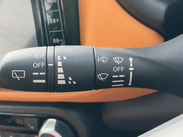 日産 キックス X ツートーンインテリアED 静岡県 2020(令2)年 2.8万km ブリリアントホワイトパール 純正9インチナビ(CD/DVD/BT/フルセグ)/プロパイロット/全方位カメラ/純正ドライブレコーダー/純正ETC2.0/D席N席シートヒーター/ステアリングヒーター/デジタルインナーミラー/クルーズコントロール（追従あり）/USB入力端子/純正フロアマット/純正17インチアルミホイール/コーナーセンサー前後/レーンキープアシスト/オートライト/LEDヘッドライト/オートエアコン/エンジンスタートボタン/パワーステアリング/パワーウィンドウ/アイドリングストップ/スマートキー/スペアキー1本/ABS/横滑り防止装置/W+サイドエアバック/衝突軽減システム