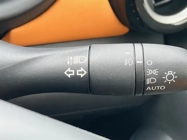 日産 キックス X ツートーンインテリアED 静岡県 2020(令2)年 2.8万km ブリリアントホワイトパール 純正9インチナビ(CD/DVD/BT/フルセグ)/プロパイロット/全方位カメラ/純正ドライブレコーダー/純正ETC2.0/D席N席シートヒーター/ステアリングヒーター/デジタルインナーミラー/クルーズコントロール（追従あり）/USB入力端子/純正フロアマット/純正17インチアルミホイール/コーナーセンサー前後/レーンキープアシスト/オートライト/LEDヘッドライト/オートエアコン/エンジンスタートボタン/パワーステアリング/パワーウィンドウ/アイドリングストップ/スマートキー/スペアキー1本/ABS/横滑り防止装置/W+サイドエアバック/衝突軽減システム