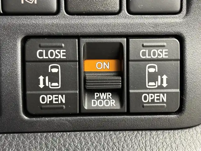 トヨタ ヴォクシー ハイブリッド ZS 煌Ⅲ 福岡県 2021(令3)年 5.5万km イナズマスパーキングブラックガラスフレーク 純正ナビ／フルセグＴＶ　/バックカメラ　/クルーズコントロール　/コーナーセンサー　/衝突軽減ブレーキ　/レーンキープ　/アクセル踏み間違い防止　/両側電動スライドドア　/ハーフレザーシート　/シートヒーター　/ＬＥＤヘッドライト