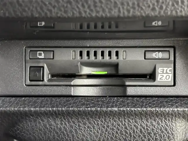 トヨタ ヴォクシー ハイブリッド ZS 煌Ⅲ 福岡県 2021(令3)年 5.5万km イナズマスパーキングブラックガラスフレーク 純正ナビ／フルセグＴＶ　/バックカメラ　/クルーズコントロール　/コーナーセンサー　/衝突軽減ブレーキ　/レーンキープ　/アクセル踏み間違い防止　/両側電動スライドドア　/ハーフレザーシート　/シートヒーター　/ＬＥＤヘッドライト