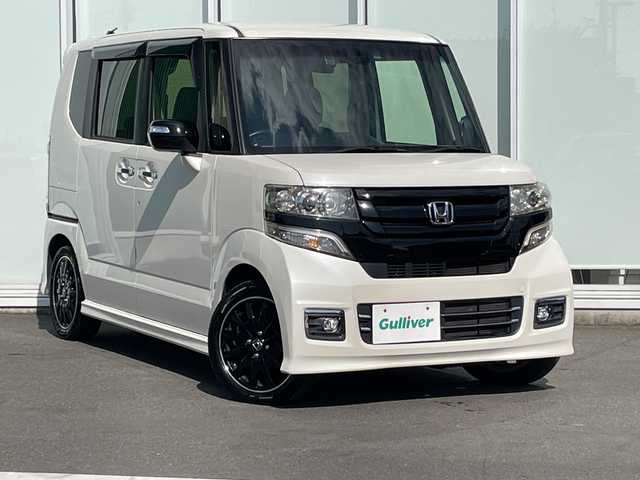 ホンダ Ｎ ＢＯＸ カスタムGターボSSブラッククタイル 神奈川県 2017(平29)年 3.7万km プレミアムホワイトパールⅡ 純正８インチSDナビ（VXM-175VFEi）/フルセグ/Bluetooth/CD/DVD/バックカメラ/クルーズコントロール/シートヒーター/シティブレーキアクティブシステム/パドルシフト/オートリトラミラー/プッシュスタート/スマートキー/LEDフォグランプ/純正フロアマット/純正アルミホイール/レーンキープアシスト/アイドリングストップ/ハーフレザー/ETC/盗難防止装置/衝突被害軽減システム/横滑り防止装置/カーテンエアバック