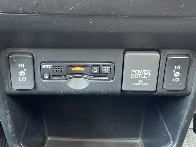 ホンダ Ｎ ＢＯＸ カスタムGターボSSブラッククタイル 神奈川県 2017(平29)年 3.7万km プレミアムホワイトパールⅡ 純正８インチSDナビ（VXM-175VFEi）/フルセグ/Bluetooth/CD/DVD/バックカメラ/クルーズコントロール/シートヒーター/シティブレーキアクティブシステム/パドルシフト/オートリトラミラー/プッシュスタート/スマートキー/LEDフォグランプ/純正フロアマット/純正アルミホイール/レーンキープアシスト/アイドリングストップ/ハーフレザー/ETC/盗難防止装置/衝突被害軽減システム/横滑り防止装置/カーテンエアバック