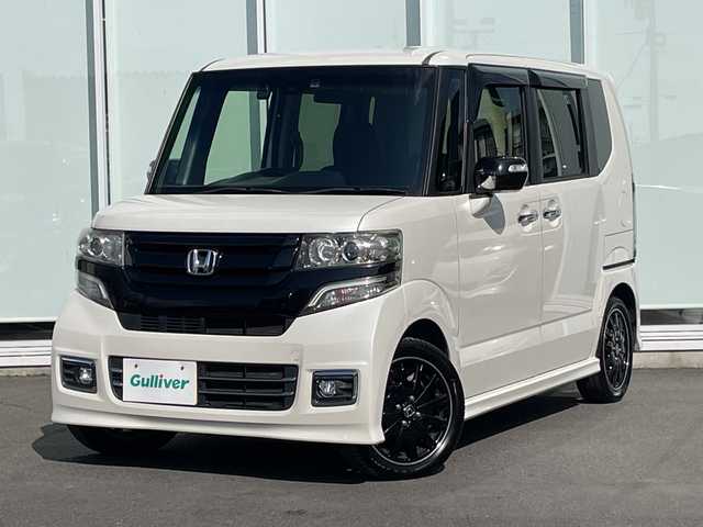ホンダ Ｎ ＢＯＸ カスタムGターボSSブラッククタイル 神奈川県 2017(平29)年 3.7万km プレミアムホワイトパールⅡ 純正８インチSDナビ（VXM-175VFEi）/フルセグ/Bluetooth/CD/DVD/バックカメラ/クルーズコントロール/シートヒーター/シティブレーキアクティブシステム/パドルシフト/オートリトラミラー/プッシュスタート/スマートキー/LEDフォグランプ/純正フロアマット/純正アルミホイール/レーンキープアシスト/アイドリングストップ/ハーフレザー/ETC/盗難防止装置/衝突被害軽減システム/横滑り防止装置/カーテンエアバック