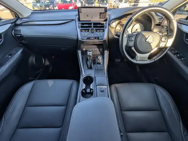 レクサス ＮＸ 300 Iパッケージ 福井県 2018(平30)年 3.9万km グラファイトブラックガラスフレーク 純正10.3インチメモリナビ/フルセグ/BT/CD/DVD/USB/AUX/Miracast/バック・サイドカメラ/衝突被害軽減システム/レーダークルーズコントロール/前後コーナーセンサー/BSM/レーンキープアシスト/横滑り防止装置/盗難防止装置/ビルトインETC2.0/ワイヤレス充電/パワーバックドア/ステアリングヒーター/SOSボタン/前後ドライブレコーダー/TZセーフティレーダー/パワーシート/シートヒーター/シートメモリー/純正フロアマット/パドルシフト/オートホールド/純正18インチAW/LEDヘッドライト/Fフォグ/スマートキー