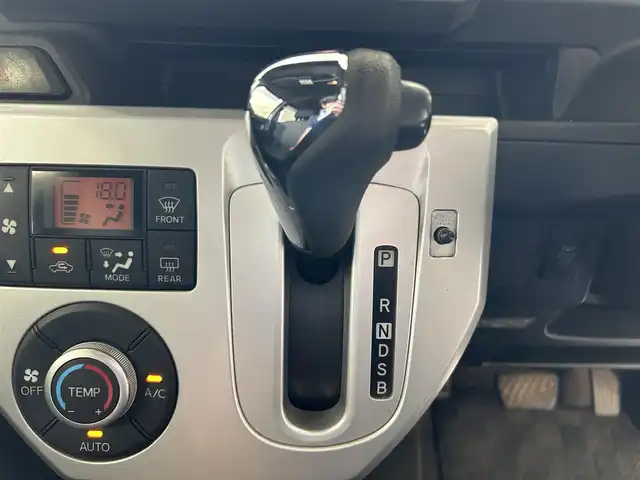 ダイハツ ウェイク X SA 沖縄県 2014(平26)年 3.5万km プラムブラウンクリスタルマイカ (株)IDOMが運営する【じしゃロンコザ店】の自社ローン専用車両になりますこちらは現金またはオートローンご利用時の価格です。自社ローンご希望の方は別途その旨お申付け下さい/純正ナビ　/ＴＶ　/ＣＤ再生　/ＥＴＣ　/片側パワースライドドア　/パワーステアリング　/横滑り防止装置　/衝撃軽減ブレーキ　/オートライト　/ＬＥＤヘッドライト　/プッシュスタート　/スマートキー　/スペアキー