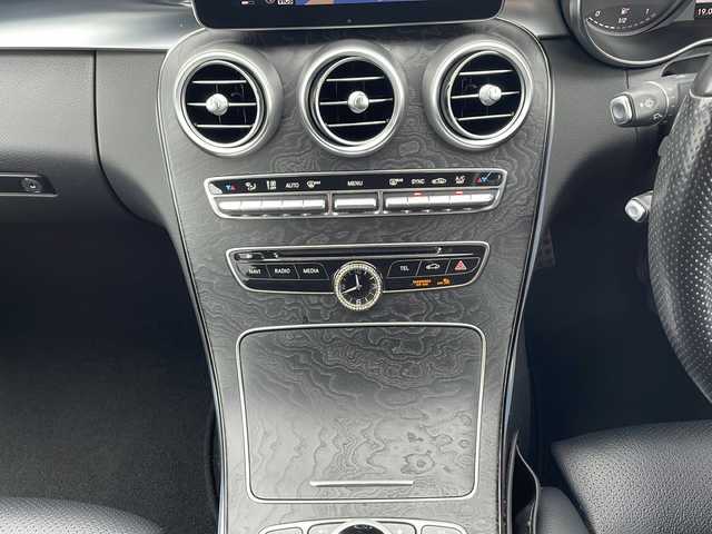 メルセデス・ベンツ Ｃ２００ アバンギャルド AMGライン 島根県 2015(平27)年 9.8万km ダイヤモンドホワイト メーカーナビゲーション/フルセグ BT/ブラインドスポットアシスト/アテンションアシスト/レーンキープアシスト/ブルメスターサウンド/レーダークルーズコントロール/パドルシフト/D席メモリシート/D席パワーシート/D/N席シートシーター/ETC/LEDヘッドライト/AUTOライト/アイドリングストップ/革巻きステアリング/ステアリングリモコン/純正18インチアルミホイール/ISOFIX/スマートキー