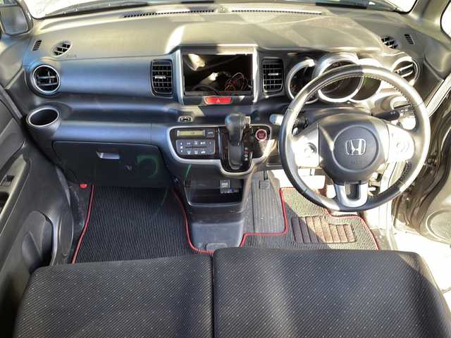 ホンダ Ｎ ＢＯＸ G ターボ Lパッケージ 静岡県 2014(平26)年 7.7万km 黒 主要装備/・両側パワスラ/・ETC/・クルコン/・横滑り防止装置/・純正フロアマット/・ステリモ/・パドルシフト/・スマートキー/・プッシュスタート/・オートエアコン