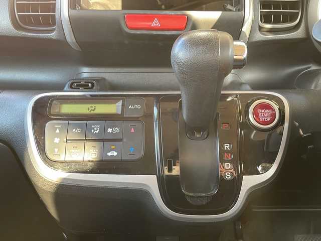 ホンダ Ｎ ＢＯＸ G ターボ Lパッケージ 静岡県 2014(平26)年 7.7万km 黒 主要装備/・両側パワスラ/・ETC/・クルコン/・横滑り防止装置/・純正フロアマット/・ステリモ/・パドルシフト/・スマートキー/・プッシュスタート/・オートエアコン