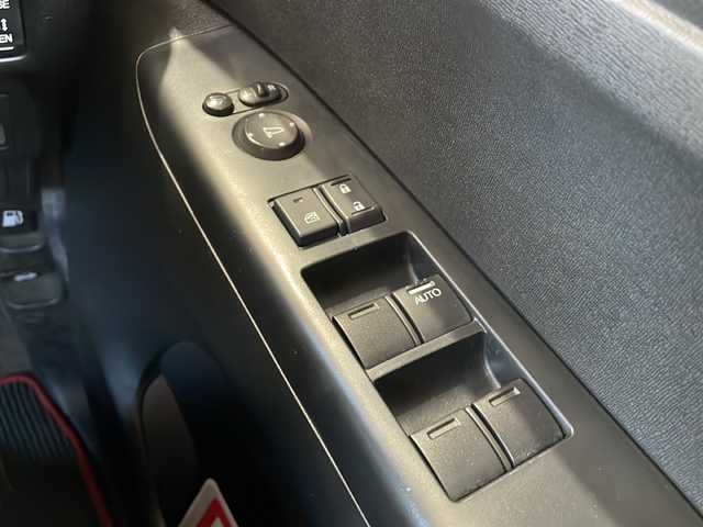 ホンダ Ｎ ＢＯＸ G ターボ Lパッケージ 静岡県 2014(平26)年 7.7万km 黒 主要装備/・両側パワスラ/・ETC/・クルコン/・横滑り防止装置/・純正フロアマット/・ステリモ/・パドルシフト/・スマートキー/・プッシュスタート/・オートエアコン