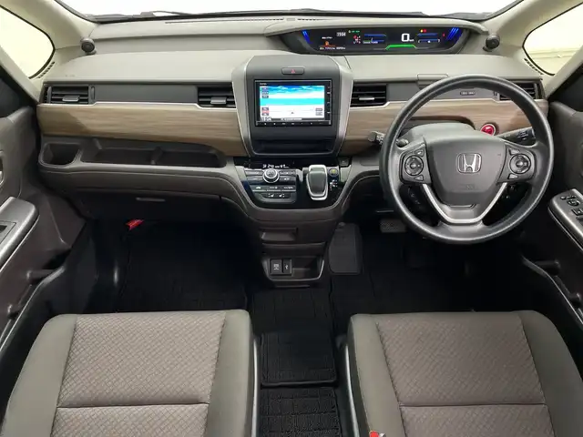 ホンダ フリード ハイブリット G ホンダセンシング 鹿児島県 2021(令3)年 3.3万km プラチナホワイトパール 純正ナビ/（CD/BT）/両側パワースライドドア/ホンダセンシング/バックカメラ/オートクルーズコントロール/LEDヘッドライト/シートヒーター/ロールサンシェイド/オートリトラミラー/スマートキー/ETC/オートライト