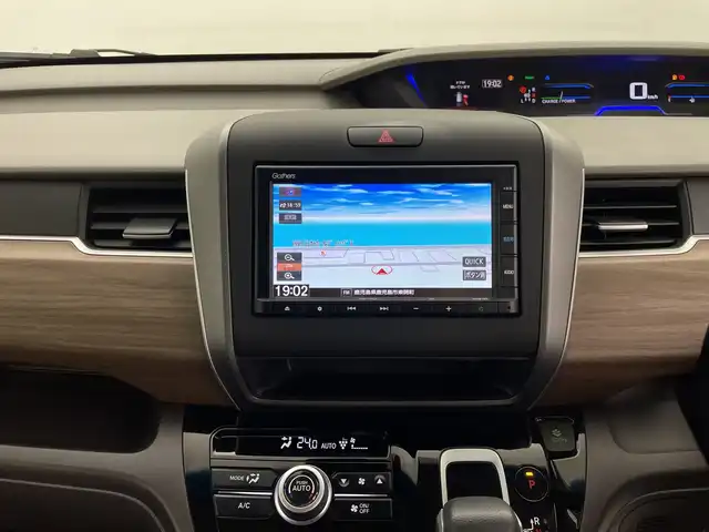 ホンダ フリード ハイブリット G ホンダセンシング 鹿児島県 2021(令3)年 3.3万km プラチナホワイトパール 純正ナビ/（CD/BT）/両側パワースライドドア/ホンダセンシング/バックカメラ/オートクルーズコントロール/LEDヘッドライト/シートヒーター/ロールサンシェイド/オートリトラミラー/スマートキー/ETC/オートライト