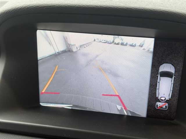 ボルボ Ｖ７０ T5 SE 愛知県 2012(平24)年 7.6万km ブラックサファイアメタリック /正規ディーラー車//禁煙車//ワンオーナー//メーカーナビ//フルセグ/Bluetooth/USB/CD/DVD//ステアリング連動バックカメラ//ETC//黒革シート//パワーシート/D席メモリー式//シートヒーター//ベンチレーション//セーフティパッケージ//CitySafety//LaneDepartWarrning//ドライバーアラート//レーダークルーズコントロール//BLIS//距離警告//DSTC//純正17インチアルミホイール//HIDヘッドライト//フロント・リヤフォグランプ//ルーフレール//パワーバックドア//プッシュスタート//スペアスマートキー//革巻きステアリング//ステアリングリモコン//チルト&テレスコピックステアリング//オートリトラクタブルウィンカーミラー//純正フロアマット//トノカバー//保証書//取扱説明書//点検整備記録簿H26.27.28.29.R1.2.3.5