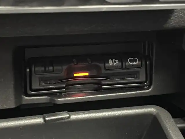 日産 セレナ X 埼玉県 2017(平29)年 6万km インペリアルアンバーP 純正7インチナビ/Bluetooth　TV　USB　AUX　CD　DVD　SD/後席フリップダウンモニター/片側パワースライドドア/クルーズコントロール/バックカメラ/ドライブレコーダー（前後）/オートライト/スマートキー/プッシュスタート