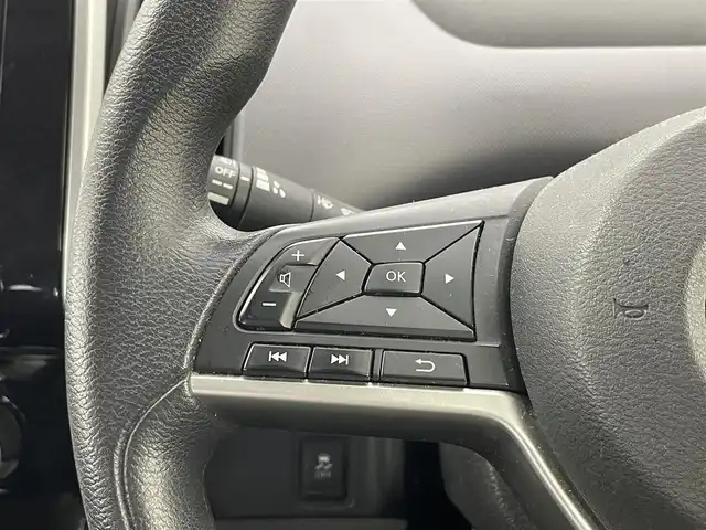 日産 セレナ X 埼玉県 2017(平29)年 6万km インペリアルアンバーP 純正7インチナビ/Bluetooth　TV　USB　AUX　CD　DVD　SD/後席フリップダウンモニター/片側パワースライドドア/クルーズコントロール/バックカメラ/ドライブレコーダー（前後）/オートライト/スマートキー/プッシュスタート