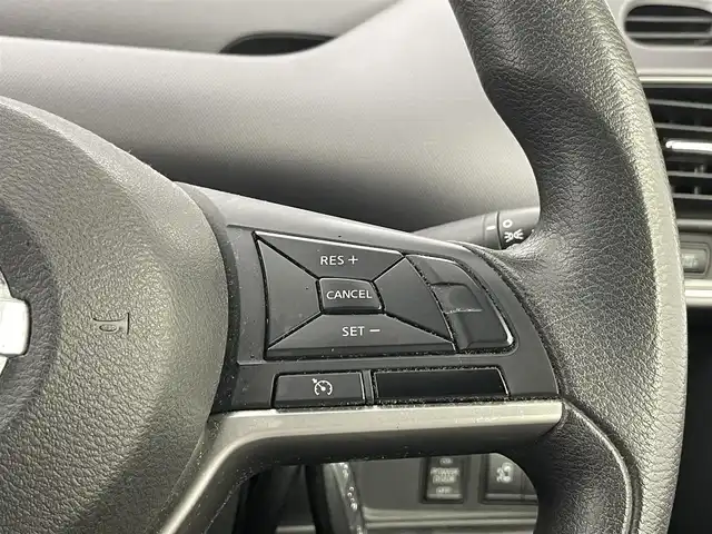 日産 セレナ X 埼玉県 2017(平29)年 6万km インペリアルアンバーP 純正7インチナビ/Bluetooth　TV　USB　AUX　CD　DVD　SD/後席フリップダウンモニター/片側パワースライドドア/クルーズコントロール/バックカメラ/ドライブレコーダー（前後）/オートライト/スマートキー/プッシュスタート