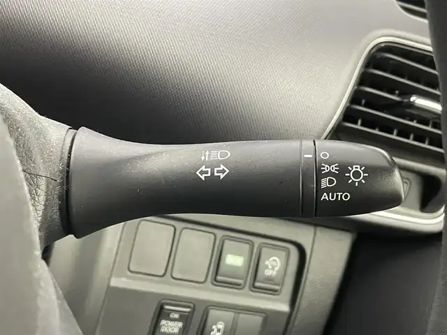日産 セレナ X 埼玉県 2017(平29)年 6万km インペリアルアンバーP 純正7インチナビ/Bluetooth　TV　USB　AUX　CD　DVD　SD/後席フリップダウンモニター/片側パワースライドドア/クルーズコントロール/バックカメラ/ドライブレコーダー（前後）/オートライト/スマートキー/プッシュスタート