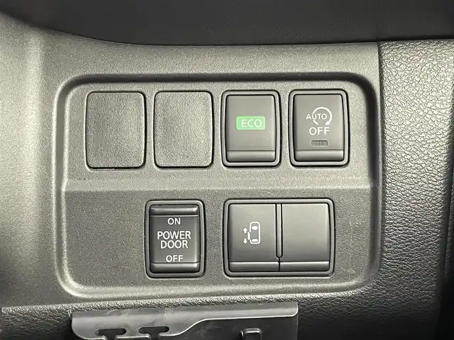 日産 セレナ X 埼玉県 2017(平29)年 6万km インペリアルアンバーP 純正7インチナビ/Bluetooth　TV　USB　AUX　CD　DVD　SD/後席フリップダウンモニター/片側パワースライドドア/クルーズコントロール/バックカメラ/ドライブレコーダー（前後）/オートライト/スマートキー/プッシュスタート