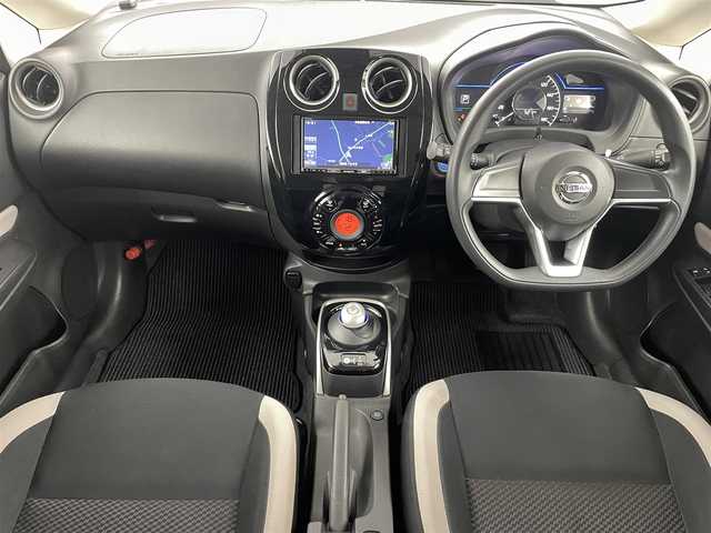日産 ノート e－パワー B 福島県 2020(令2)年 4.7万km ホワイト 全方位運転支援システム/・衝突被害軽減ブレーキ/・踏み間違い防止アシスト/・車線逸脱警報装置/・オートマチックハイビーム/社外７インチナビ/・型番：AVIC-RZ003/・SD/AM/FM/・デジタルインナーミラー/・バックカメラ/・アラウンドビューモニター/・ETC/・前方ドライブレコーダー/ステアリングリモコン/プッシュスタート/・スマートキー/ハロゲンヘッドライト/・ライトレベライザー/・オートライト/電動格納ミラー/・ウィンカーミラー/前後コーナーセンサー/純正フロアマット