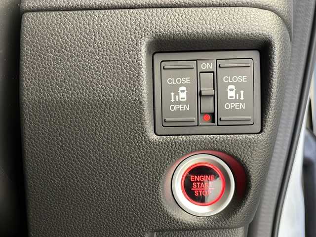 ホンダ Ｎ ＢＯＸ カスタム L 栃木県 2022(令4)年 3.7万km プレミアムサンライトホワイトパール ホンダセンシング/・衝突軽減ブレーキ/・誤発進抑制機能/・アダプティブクルーズコントロール/・車線維持支援システム/・路外逸脱抑制機能/・先行車発進お知らせ機能/・標識認識機能/・オートハイビーム/純正ナビ/(CD/DVD/BT/USB/TV)/禁煙車/両側パワースライドドア/ＵＳＢ接続/ＬＥＤヘッドライト/フォグライト/電子パーキングブレーキ/ブレーキホールド/コーナーセンサー/シートヒーター/スマートキー/プッシュスタート/電動格納ミラー