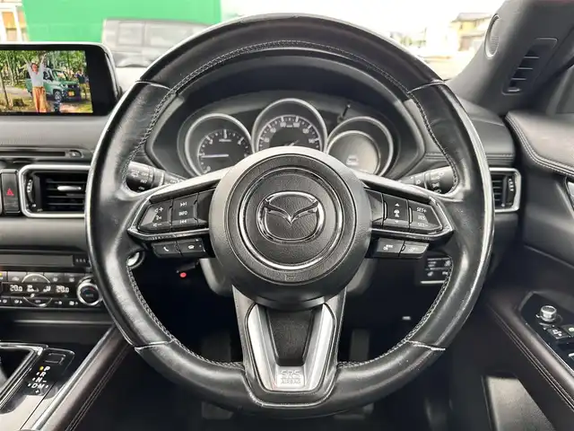 マツダ ＣＸ－８ XD Lパッケージ 宮城県 2018(平30)年 8.8万km スノーフレイクホワイトパールマイカ 360度ビューモニター/パーキングセンサー（フロント）/CD/DVD/地デジTV/＝＝＝/アドバンスドスマートシティブレーキサポート/ブラインドスポットモニタリング/パーキングセンサー（リア）/レーダークルーズコントロール/スマートブレーキサポート/レーンキープアシストシステム/車線逸脱警報システム/車間認知支援システム/交通標識認識システム/ドライバーアテンションアラート/ヘッドアップディスプレイ/純正ナビ/・Bluetooth/ETC2.0（バイザー裏）/パワーバックドア/本革シート/シートヒーター（前席/2列目）/パワーシート（運転席メモリー機能付）/革巻きステアリング/ステアリングヒーター/ステアリングスイッチ/電動パーキングブレーキ/ブレーキホールド/アダプティブLEDヘッドランプ/オートライト/スマートキー＆プッシュスタート/電動格納ミラー/ルーフレール/純正19インチAW/純正フロアマット/W/サイド/カーテンエアバッグ