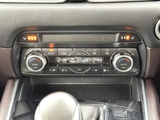 マツダ ＣＸ－８ XD Lパッケージ 宮城県 2018(平30)年 8.8万km スノーフレイクホワイトパールマイカ 360度ビューモニター/パーキングセンサー（フロント）/CD/DVD/地デジTV/＝＝＝/アドバンスドスマートシティブレーキサポート/ブラインドスポットモニタリング/パーキングセンサー（リア）/レーダークルーズコントロール/スマートブレーキサポート/レーンキープアシストシステム/車線逸脱警報システム/車間認知支援システム/交通標識認識システム/ドライバーアテンションアラート/ヘッドアップディスプレイ/純正ナビ/・Bluetooth/ETC2.0（バイザー裏）/パワーバックドア/本革シート/シートヒーター（前席/2列目）/パワーシート（運転席メモリー機能付）/革巻きステアリング/ステアリングヒーター/ステアリングスイッチ/電動パーキングブレーキ/ブレーキホールド/アダプティブLEDヘッドランプ/オートライト/スマートキー＆プッシュスタート/電動格納ミラー/ルーフレール/純正19インチAW/純正フロアマット/W/サイド/カーテンエアバッグ