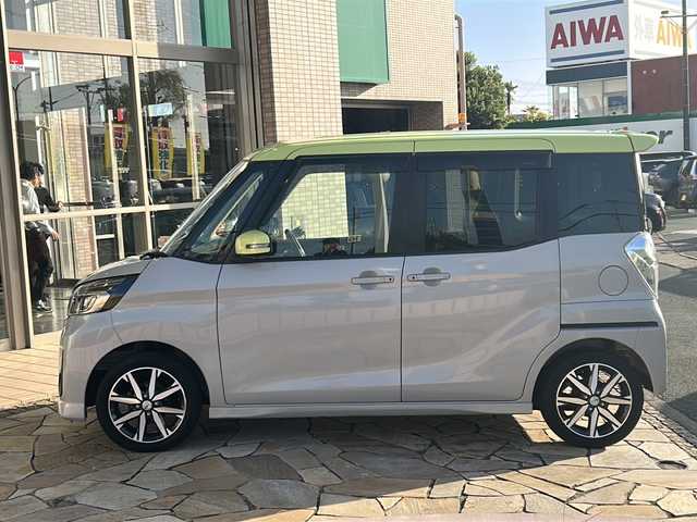 日産 デイズ ルークス ハイウェイスターX Gパッケージ 静岡県 2017(平29)年 5.5万km レモンライム/エアグレー 純正ナビ/全方位カメラ/バックカメラ/両側パワースライドドア/純正ドライブレコーダー/助手席スライドアップシート/ETC/LEDヘッドライト/フォグランプ/エマージェンシーブレーキ/スマートキー/スペアキー×１/ステアリングリモコン/プッシュスタート/純正フロアマット/純正アルミホイール/アイドリングストップ