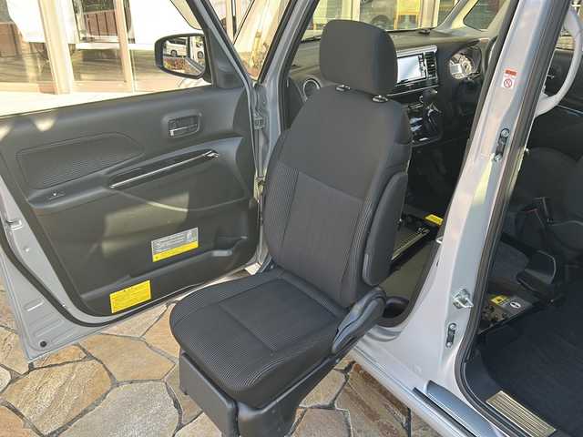 日産 デイズ ルークス ハイウェイスターX Gパッケージ 静岡県 2017(平29)年 5.5万km レモンライム/エアグレー 純正ナビ/全方位カメラ/バックカメラ/両側パワースライドドア/純正ドライブレコーダー/助手席スライドアップシート/ETC/LEDヘッドライト/フォグランプ/エマージェンシーブレーキ/スマートキー/スペアキー×１/ステアリングリモコン/プッシュスタート/純正フロアマット/純正アルミホイール/アイドリングストップ