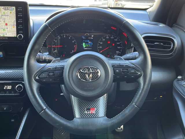 トヨタ ＧＲヤリス RS 愛知県 2021(令3)年 4.2万km プレシャスブラックパール /ワンオーナー//禁煙車//ドライブレコーダー前方（DC-DR652）//デジタルバックミラー//純正ナビ//フルセグテレビ//バックカメラ//クルーズコントロール（追従走行有）//ガナドールマフラー//パワーバー//プッシュスタート//パドルシフト//オートライト//AM・FM・Bluetooth・Miracast//ETC//ヘッドアップディスプレイ//純正マット//ISOFIX//ウィンカーミラー//衝突安全ボディー//電格格納ミラー　//スペアキー（1本）//シートヒーター//手動光軸調整ダイヤル//オートマチックハイビーム//ステアリングスイッチヒーター//フロントワイパーデアイサースイッチ//ブレーキホールドスイッチ//ドライブモードセレクトスイッチ//LTAスイッチ//車間距離切り替えスイッチ//ヘルプネットボタン//本革巻きステアリング//盗難防止システム//UVカットガラス//プライバシーガラス//牽引フック（前方・後方）//ステアリングスイッチ//保証書//取扱説明書//記録簿