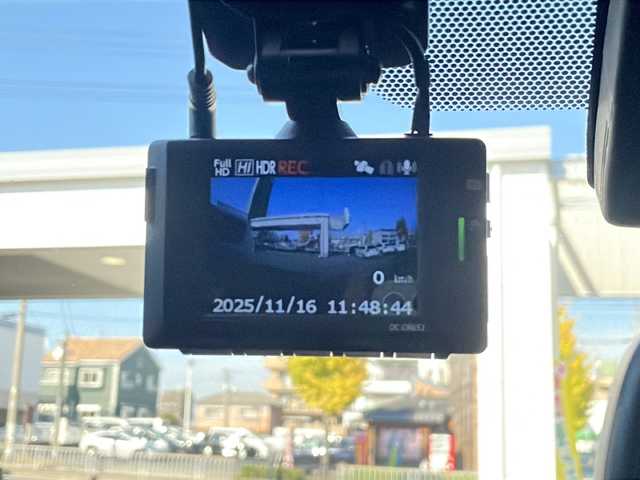 トヨタ ＧＲヤリス RS 愛知県 2021(令3)年 4.2万km プレシャスブラックパール /ワンオーナー//禁煙車//ドライブレコーダー前方（DC-DR652）//デジタルバックミラー//純正ナビ//フルセグテレビ//バックカメラ//クルーズコントロール（追従走行有）//ガナドールマフラー//パワーバー//プッシュスタート//パドルシフト//オートライト//AM・FM・Bluetooth・Miracast//ETC//ヘッドアップディスプレイ//純正マット//ISOFIX//ウィンカーミラー//衝突安全ボディー//電格格納ミラー　//スペアキー（1本）//シートヒーター//手動光軸調整ダイヤル//オートマチックハイビーム//ステアリングスイッチヒーター//フロントワイパーデアイサースイッチ//ブレーキホールドスイッチ//ドライブモードセレクトスイッチ//LTAスイッチ//車間距離切り替えスイッチ//ヘルプネットボタン//本革巻きステアリング//盗難防止システム//UVカットガラス//プライバシーガラス//牽引フック（前方・後方）//ステアリングスイッチ//保証書//取扱説明書//記録簿