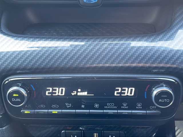 トヨタ ＧＲヤリス RS 愛知県 2021(令3)年 4.2万km プレシャスブラックパール /ワンオーナー//禁煙車//ドライブレコーダー前方（DC-DR652）//デジタルバックミラー//純正ナビ//フルセグテレビ//バックカメラ//クルーズコントロール（追従走行有）//ガナドールマフラー//パワーバー//プッシュスタート//パドルシフト//オートライト//AM・FM・Bluetooth・Miracast//ETC//ヘッドアップディスプレイ//純正マット//ISOFIX//ウィンカーミラー//衝突安全ボディー//電格格納ミラー　//スペアキー（1本）//シートヒーター//手動光軸調整ダイヤル//オートマチックハイビーム//ステアリングスイッチヒーター//フロントワイパーデアイサースイッチ//ブレーキホールドスイッチ//ドライブモードセレクトスイッチ//LTAスイッチ//車間距離切り替えスイッチ//ヘルプネットボタン//本革巻きステアリング//盗難防止システム//UVカットガラス//プライバシーガラス//牽引フック（前方・後方）//ステアリングスイッチ//保証書//取扱説明書//記録簿