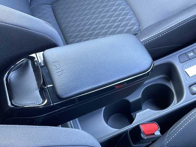 トヨタ ＧＲヤリス RS 愛知県 2021(令3)年 4.2万km プレシャスブラックパール /ワンオーナー//禁煙車//ドライブレコーダー前方（DC-DR652）//デジタルバックミラー//純正ナビ//フルセグテレビ//バックカメラ//クルーズコントロール（追従走行有）//ガナドールマフラー//パワーバー//プッシュスタート//パドルシフト//オートライト//AM・FM・Bluetooth・Miracast//ETC//ヘッドアップディスプレイ//純正マット//ISOFIX//ウィンカーミラー//衝突安全ボディー//電格格納ミラー　//スペアキー（1本）//シートヒーター//手動光軸調整ダイヤル//オートマチックハイビーム//ステアリングスイッチヒーター//フロントワイパーデアイサースイッチ//ブレーキホールドスイッチ//ドライブモードセレクトスイッチ//LTAスイッチ//車間距離切り替えスイッチ//ヘルプネットボタン//本革巻きステアリング//盗難防止システム//UVカットガラス//プライバシーガラス//牽引フック（前方・後方）//ステアリングスイッチ//保証書//取扱説明書//記録簿