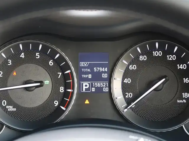 日産 フーガ ハイブリッド VIPパッケージ 石川県 2011(平23)年 15.7万km エターナルスノーホワイト バイキセノンライト/Fフォグライト/Fパワーシート/Fシートエアコン/ESC/フルセグTV/リアカメラ/Pスタート/ハンドルスイッチ/クルコン/オートライト/ビルトインETC/リアローラーブラインド/ドアバイザー/純正フロアマット/助手席オットマン
