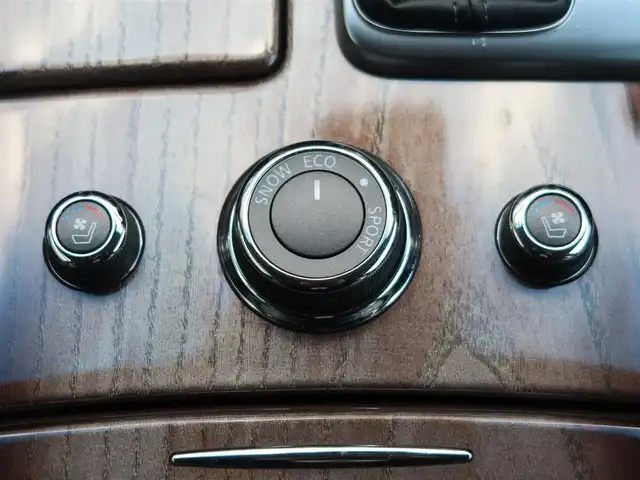 日産 フーガ ハイブリッド VIPパッケージ 石川県 2011(平23)年 15.7万km エターナルスノーホワイト バイキセノンライト/Fフォグライト/Fパワーシート/Fシートエアコン/ESC/フルセグTV/リアカメラ/Pスタート/ハンドルスイッチ/クルコン/オートライト/ビルトインETC/リアローラーブラインド/ドアバイザー/純正フロアマット/助手席オットマン