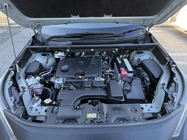 トヨタ ＲＡＶ４ アドベンチャー オフロードPKGⅡ 千葉県 2024(令6)年 3.4万km 緑 純正ディスプレイオーディオ（AM/FM/Bluetooth/Miracast/フルセグTV）/RAV4 特別仕様車 Adventure “OFFROAD package II”/GORI GORI BLACK 塗装/225/60R18オールテレインタイヤ&18x7Jアルミホイール（マット調ブラック塗装）/“OFFROAD package”専用リヤマーク/“OFFROAD package” 専用配色 (レッド＋ブラック)/“OFFROAD package” 専用合成皮革シート（パーフォレーション付）/特別設定色　アティチュードブラックマイカ x アーバンカーキ/レーダークルーズコントロール/ETC2.0/ステアリングヒーター/シートヒーター/シートベンチレーション/パワーシート/レザーシート/パノラミックビューモニター/ブラインドビューモニター/LEDヘッドライト