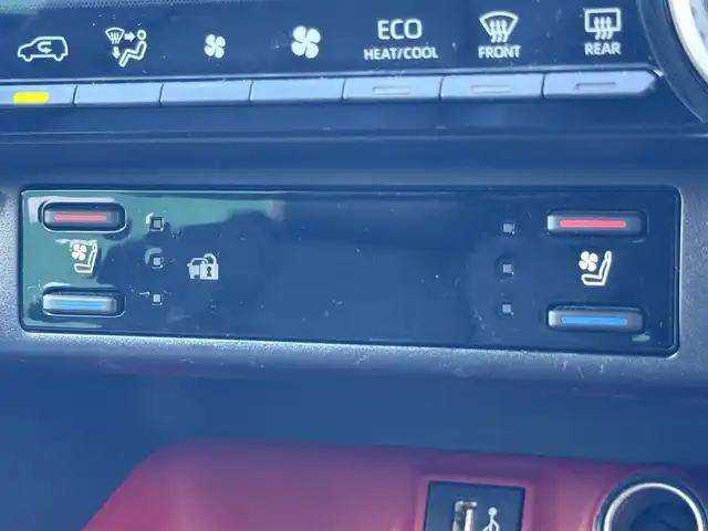 トヨタ ＲＡＶ４ アドベンチャー オフロードPKGⅡ 千葉県 2024(令6)年 3.4万km 緑 純正ディスプレイオーディオ（AM/FM/Bluetooth/Miracast/フルセグTV）/RAV4 特別仕様車 Adventure “OFFROAD package II”/GORI GORI BLACK 塗装/225/60R18オールテレインタイヤ&18x7Jアルミホイール（マット調ブラック塗装）/“OFFROAD package”専用リヤマーク/“OFFROAD package” 専用配色 (レッド＋ブラック)/“OFFROAD package” 専用合成皮革シート（パーフォレーション付）/特別設定色　アティチュードブラックマイカ x アーバンカーキ/レーダークルーズコントロール/ETC2.0/ステアリングヒーター/シートヒーター/シートベンチレーション/パワーシート/レザーシート/パノラミックビューモニター/ブラインドビューモニター/LEDヘッドライト