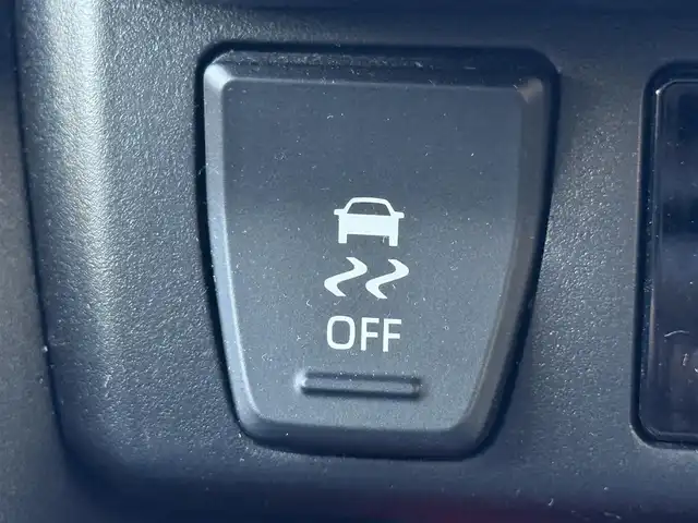 トヨタ ＲＡＶ４ アドベンチャー オフロードPKGⅡ 千葉県 2024(令6)年 3.4万km 緑 純正ディスプレイオーディオ（AM/FM/Bluetooth/Miracast/フルセグTV）/RAV4 特別仕様車 Adventure “OFFROAD package II”/GORI GORI BLACK 塗装/225/60R18オールテレインタイヤ&18x7Jアルミホイール（マット調ブラック塗装）/“OFFROAD package”専用リヤマーク/“OFFROAD package” 専用配色 (レッド＋ブラック)/“OFFROAD package” 専用合成皮革シート（パーフォレーション付）/特別設定色　アティチュードブラックマイカ x アーバンカーキ/レーダークルーズコントロール/ETC2.0/ステアリングヒーター/シートヒーター/シートベンチレーション/パワーシート/レザーシート/パノラミックビューモニター/ブラインドビューモニター/LEDヘッドライト