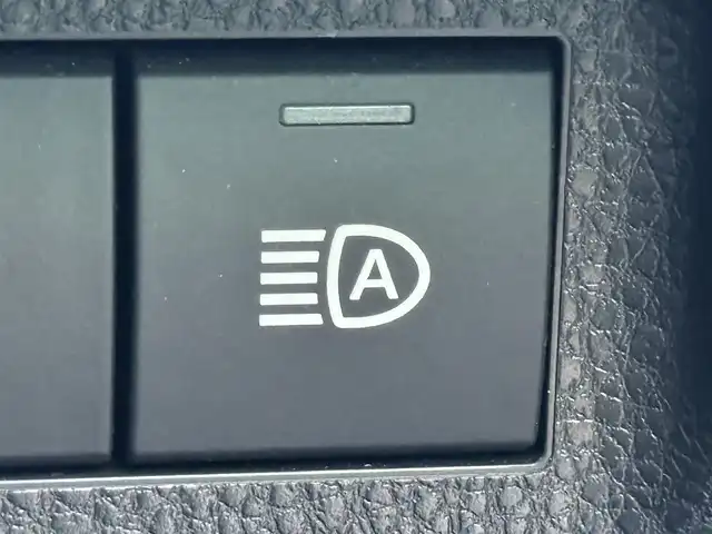 トヨタ ＲＡＶ４ アドベンチャー オフロードPKGⅡ 千葉県 2024(令6)年 3.4万km 緑 純正ディスプレイオーディオ（AM/FM/Bluetooth/Miracast/フルセグTV）/RAV4 特別仕様車 Adventure “OFFROAD package II”/GORI GORI BLACK 塗装/225/60R18オールテレインタイヤ&18x7Jアルミホイール（マット調ブラック塗装）/“OFFROAD package”専用リヤマーク/“OFFROAD package” 専用配色 (レッド＋ブラック)/“OFFROAD package” 専用合成皮革シート（パーフォレーション付）/特別設定色　アティチュードブラックマイカ x アーバンカーキ/レーダークルーズコントロール/ETC2.0/ステアリングヒーター/シートヒーター/シートベンチレーション/パワーシート/レザーシート/パノラミックビューモニター/ブラインドビューモニター/LEDヘッドライト