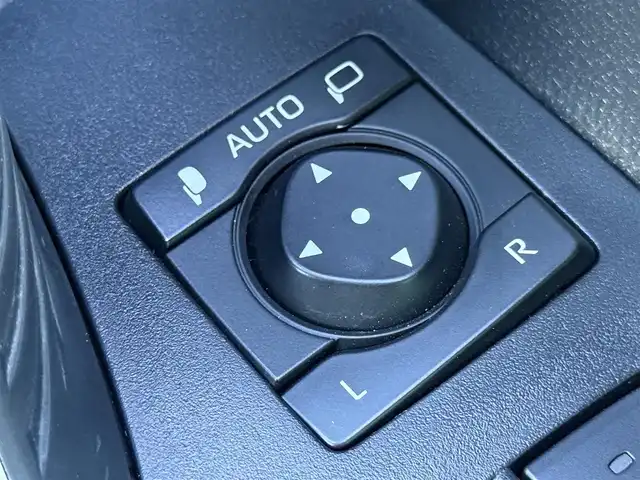 トヨタ ＲＡＶ４ アドベンチャー オフロードPKGⅡ 千葉県 2024(令6)年 3.4万km 緑 純正ディスプレイオーディオ（AM/FM/Bluetooth/Miracast/フルセグTV）/RAV4 特別仕様車 Adventure “OFFROAD package II”/GORI GORI BLACK 塗装/225/60R18オールテレインタイヤ&18x7Jアルミホイール（マット調ブラック塗装）/“OFFROAD package”専用リヤマーク/“OFFROAD package” 専用配色 (レッド＋ブラック)/“OFFROAD package” 専用合成皮革シート（パーフォレーション付）/特別設定色　アティチュードブラックマイカ x アーバンカーキ/レーダークルーズコントロール/ETC2.0/ステアリングヒーター/シートヒーター/シートベンチレーション/パワーシート/レザーシート/パノラミックビューモニター/ブラインドビューモニター/LEDヘッドライト