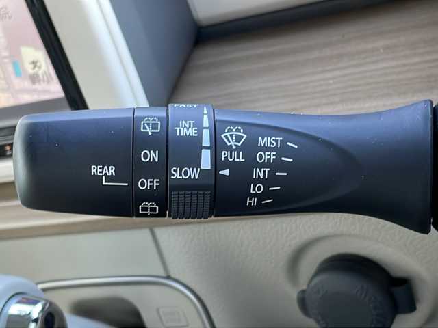 スズキ ラパン X 山口県 2021(令3)年 3.4万km ピュアホワイトP ワンオーナー/純正8インチSDナビ　【CN-RZ865】/・Bluetooth接続/・フルセグテレビ/・AM/FM/CD/DVD/前後ドライブレコーダー/スズキセーフティサポート/・デュアルセンサーブレーキサポート/・誤発進抑制機能/・車線逸脱警報/・ふらつき警報/・先行車発進お知らせ機能/・標識認識機能/・後退時ブレーキサポート/・後方誤発進抑制機能/・リヤパーキングセンサー/シートヒーター/純正フロアマット/スマートキー/プッシュスタート/純正LEDライト/純正14インチアルミホイール/ドアバイザー/ウィンカーミラー/保証書