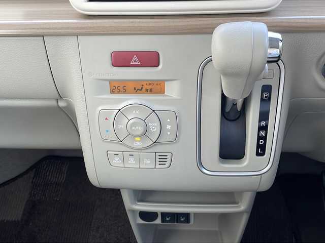 スズキ ラパン X 山口県 2021(令3)年 3.4万km ピュアホワイトP ワンオーナー/純正8インチSDナビ　【CN-RZ865】/・Bluetooth接続/・フルセグテレビ/・AM/FM/CD/DVD/前後ドライブレコーダー/スズキセーフティサポート/・デュアルセンサーブレーキサポート/・誤発進抑制機能/・車線逸脱警報/・ふらつき警報/・先行車発進お知らせ機能/・標識認識機能/・後退時ブレーキサポート/・後方誤発進抑制機能/・リヤパーキングセンサー/シートヒーター/純正フロアマット/スマートキー/プッシュスタート/純正LEDライト/純正14インチアルミホイール/ドアバイザー/ウィンカーミラー/保証書