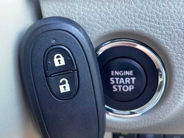 スズキ ラパン X 山口県 2021(令3)年 3.4万km ピュアホワイトP ワンオーナー/純正8インチSDナビ　【CN-RZ865】/・Bluetooth接続/・フルセグテレビ/・AM/FM/CD/DVD/前後ドライブレコーダー/スズキセーフティサポート/・デュアルセンサーブレーキサポート/・誤発進抑制機能/・車線逸脱警報/・ふらつき警報/・先行車発進お知らせ機能/・標識認識機能/・後退時ブレーキサポート/・後方誤発進抑制機能/・リヤパーキングセンサー/シートヒーター/純正フロアマット/スマートキー/プッシュスタート/純正LEDライト/純正14インチアルミホイール/ドアバイザー/ウィンカーミラー/保証書