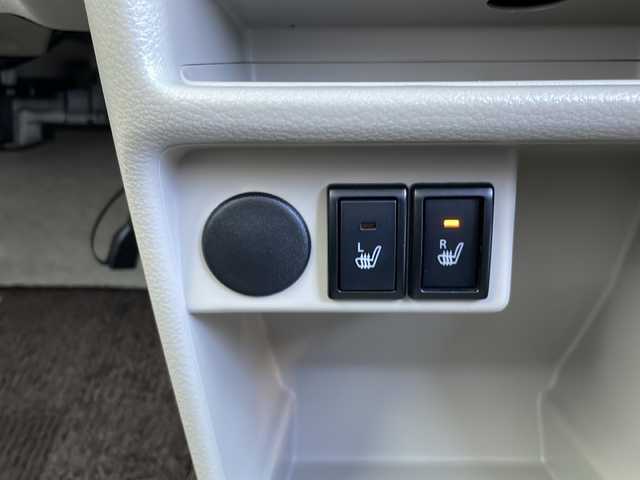 スズキ ラパン X 山口県 2021(令3)年 3.4万km ピュアホワイトP ワンオーナー/純正8インチSDナビ　【CN-RZ865】/・Bluetooth接続/・フルセグテレビ/・AM/FM/CD/DVD/前後ドライブレコーダー/スズキセーフティサポート/・デュアルセンサーブレーキサポート/・誤発進抑制機能/・車線逸脱警報/・ふらつき警報/・先行車発進お知らせ機能/・標識認識機能/・後退時ブレーキサポート/・後方誤発進抑制機能/・リヤパーキングセンサー/シートヒーター/純正フロアマット/スマートキー/プッシュスタート/純正LEDライト/純正14インチアルミホイール/ドアバイザー/ウィンカーミラー/保証書